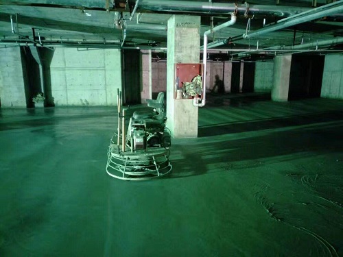 昆明金剛砂地坪 專業(yè)施工工藝解析與云南磊宏裝飾的地坪工程實(shí)踐